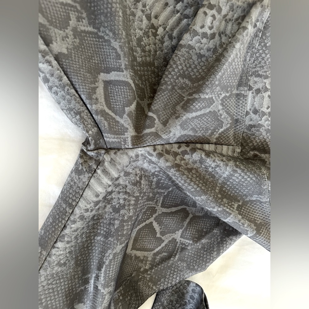 Koral high wasted reptile lustrous infinity legging - Picture 7 of 16